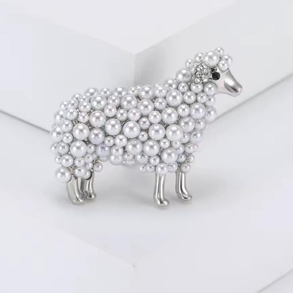 Anthropologie Jewelry - Vintage Pearl Sheep Gray Silver Brooch